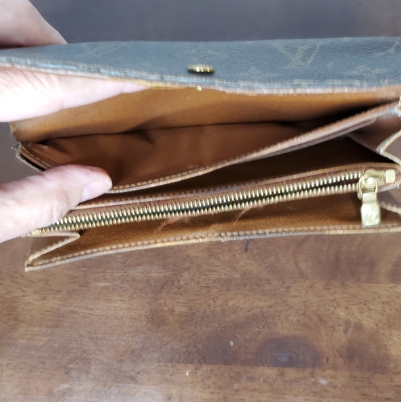 Louis Vuitton Mono Snap Wallet - Picture 8 of 13